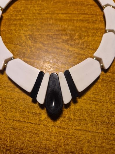 Vintage Black and White chunky beaded collar V necklace