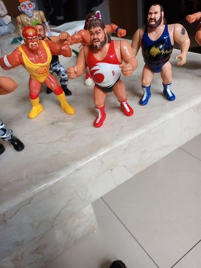 Vintage 1992 90s Hasbro WWF Wrestling  Series  3 Earthquake  & Typhoo Figures. (2)