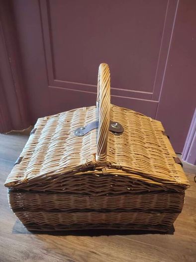 picnic basket