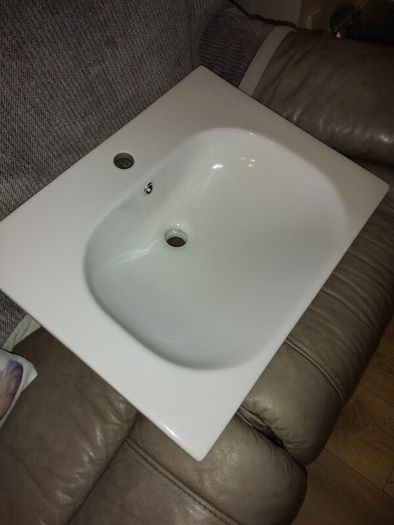 Hand basin / sink