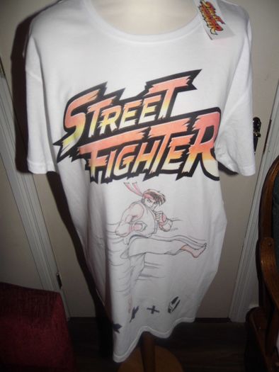 Street Fighter T-Shirt - Size Large