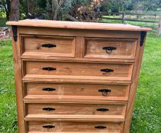 chest of drawers