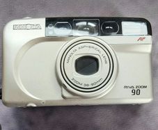 Camera film minolta Riva 90 zoom.