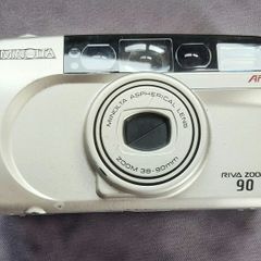 Minolta  Riva 90 film