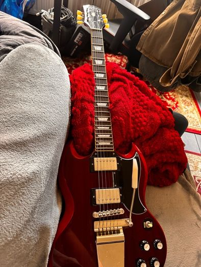 Epiphone SG Standard '61 Maestro Vibrola vintage cherry finish