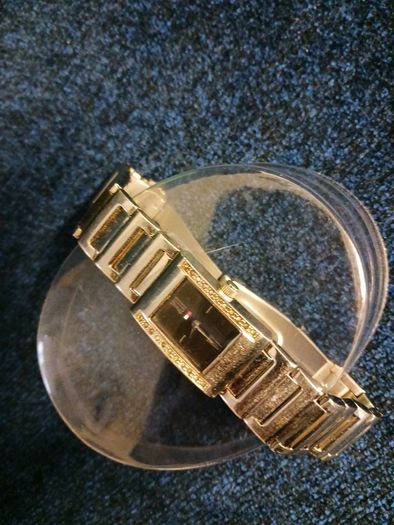 tommy hillfiger watch