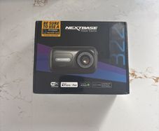 Nextbase dash cam 322GW with 32GB Go Pack