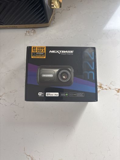 Nextbase dash cam 322GW with 32GB Go Pack