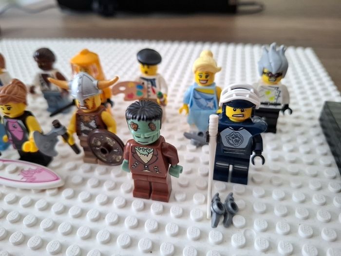 lego series 4 minifigures complete set