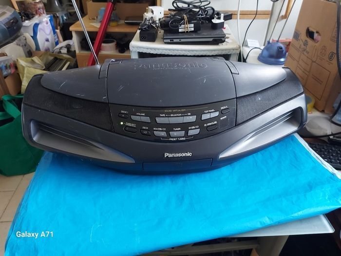 Panasonic RX-ED77 Stereo Boombox Ghetto Blaster With Motorised Cover, everything works perfect, Radio, CD and both Tape Decks, also CD Records, an