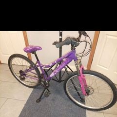 Girls bike. Small size frame 26" Wheel size