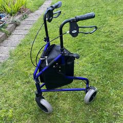 3 wheel walker, (foldable)