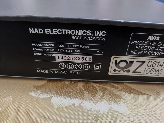 NAD Stero Tuner 4225
