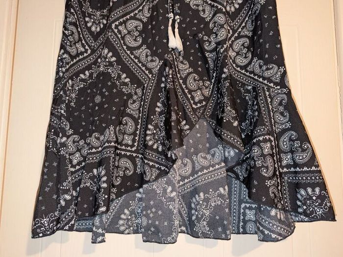 Perfect for Summer stunning floral hi--lo skirt