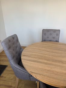 kitchen table & chairs