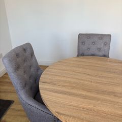 kitchen table & chairs