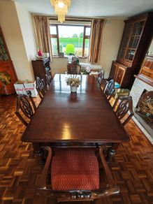 Beautiful Mahogany Dining Table & 8 Chairs