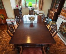 Beautiful Mahogany Dining Table & 8 Chairs
