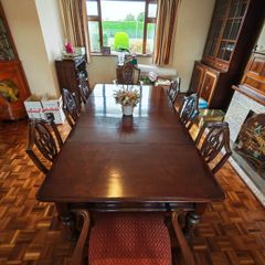 Beautiful Mahogany Dining Table & 8 Chairs