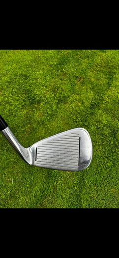 Taylormade rsi2 irons (left handed)