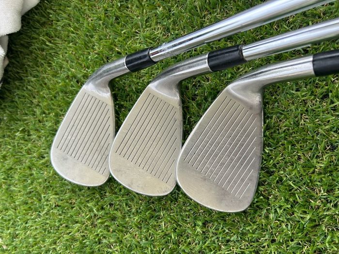 Full set of left handed golf clubs