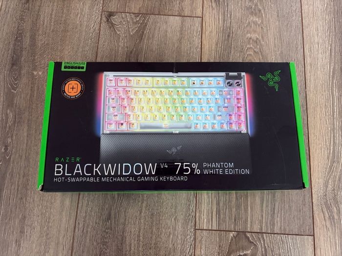 Razer BlackWidow V4 75% Phantom White