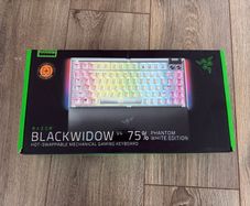 Razer BlackWidow V4 75% Phantom White