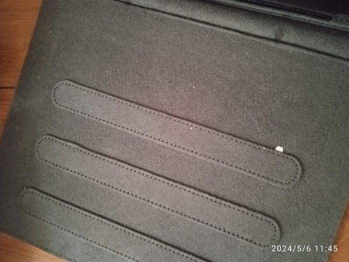 Broken IPad and 6 phones for parts