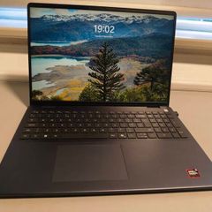 Dell Inspiron 16 5645 | Amd Ryzen 7 8840u | 16gb Ddr5 Ram |