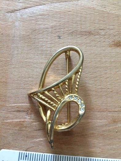 Brooch
