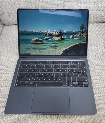 MacBook Air M5, 13 inch, 16GB, 512GB, MagSafe Power Cable - Only 3 months old, Like New