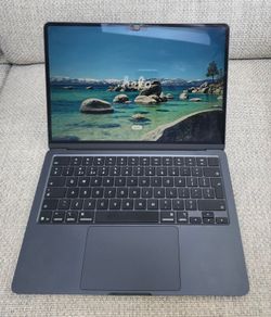 MacBook Air M5, 13 inch, 16GB, 512GB, MagSafe Power Cable - Only 3 months old, Like New