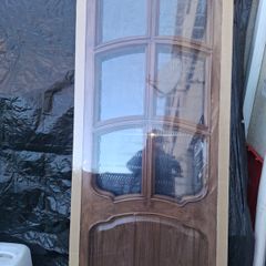 New Deanta door , walnut , solid.