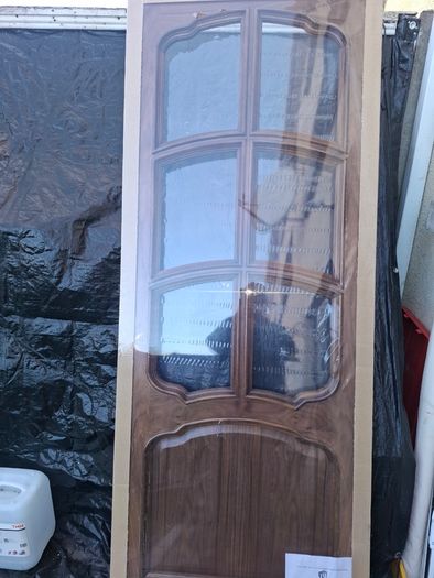 New Deanta door , walnut , solid.