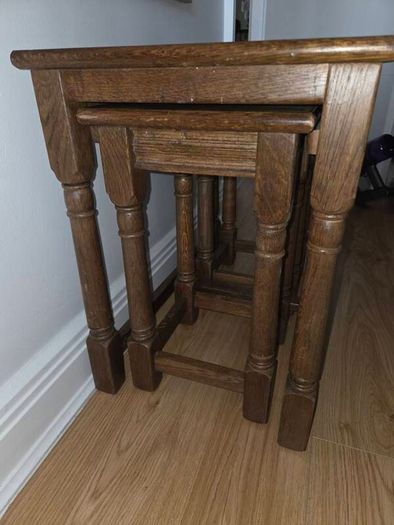 Oak Nest of 3 tables