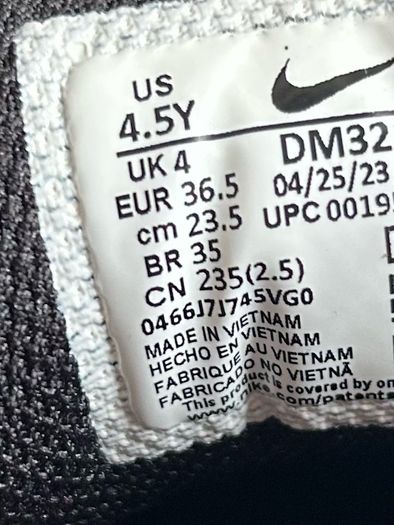 Nike D/M/S/X Dimsix black orange boys runners trainers size 4