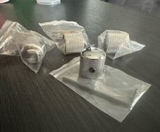 2 chrome tone/volume knobs