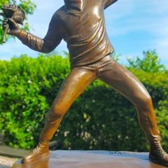 Rose Thrower - Bronze, Marble