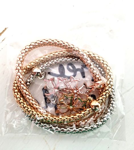 Elegant Floral Bracelets - Nature's Beauty Wrist