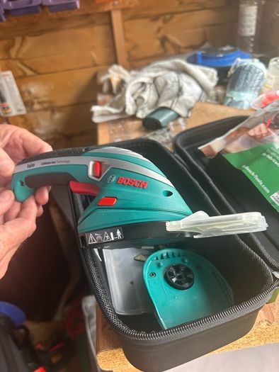 Bosch hand held grass /plant trimmer