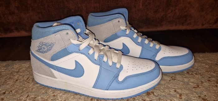 Nike Air Jordan 1 Mid University Blue Grey Shoes
