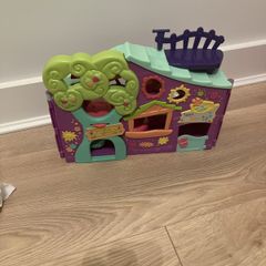 Littlest pet shop house