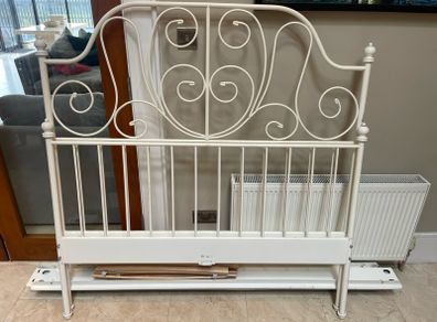 2 x Beautiful Matching Very Sturdy White Metal 4Ft 6 Double Bed Frames - Can Deliver