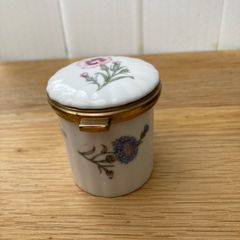 Aynsley Wild Tudor trinket box