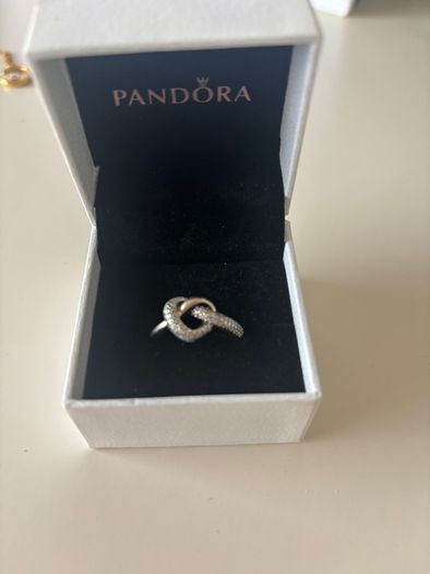 Pandora Womens Silver Crossover Sparkly Ring- Size 58 Brand New