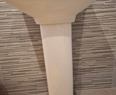 Pedestal Bathroom Basin 1 Tap Hole
