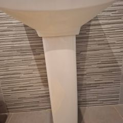 Pedestal Bathroom Basin 1 Tap Hole