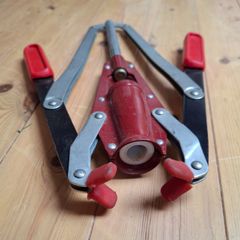 Wine corker instrument