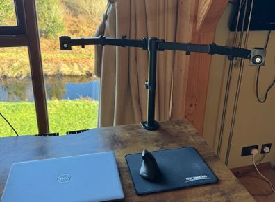 Dual Dest Monitor Arm