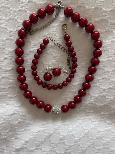 Pearl Necklace, Bracelet and Earrings